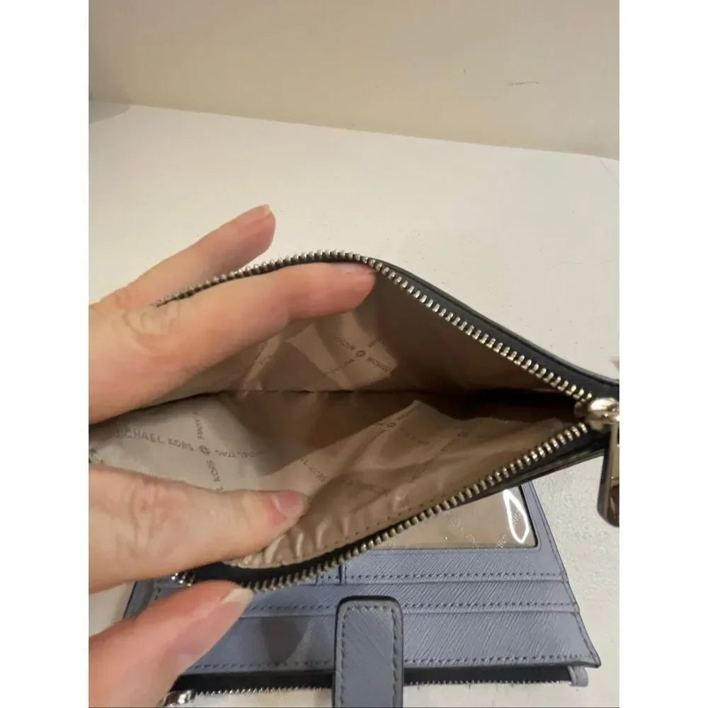 Michael Kors Jet Set Travel Double Zip Phone Wristlet Wallet in blue signature l